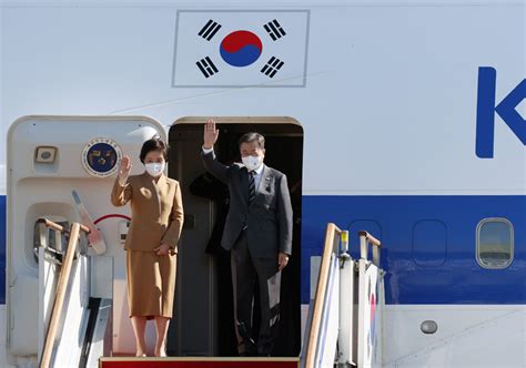 二月節日 南韓總統下場